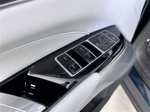 Certified 2025 Cadillac Lyriq Luxury image 24