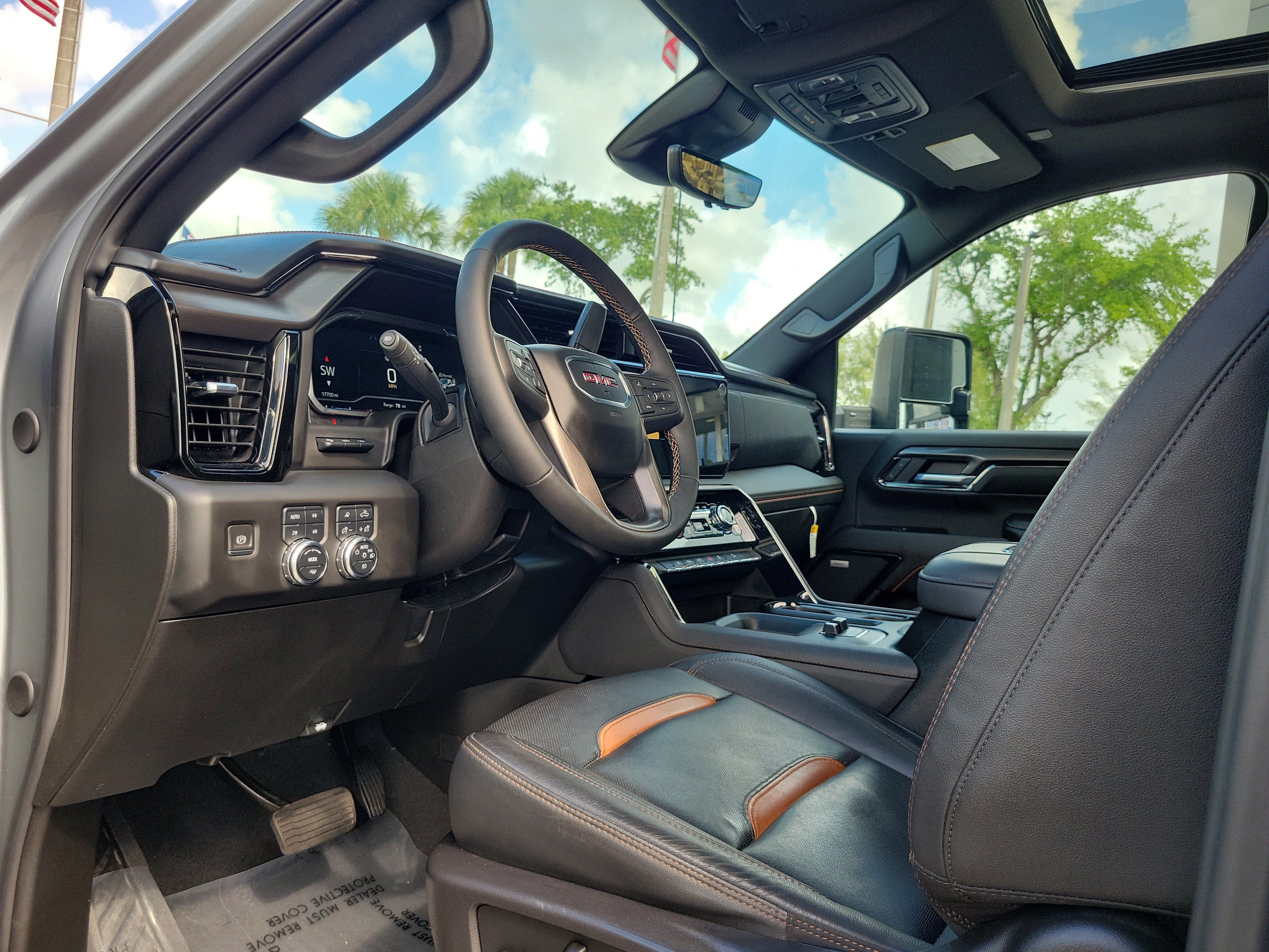 Used 2024 GMC Sierra 2500 AT4 w/ AT4 Premium Plus Package AWD/4WD image 8