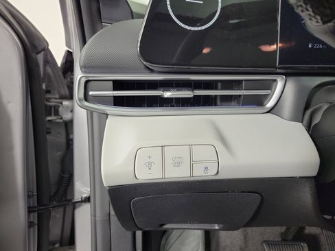 New 2025 Hyundai Elantra Limited image 22