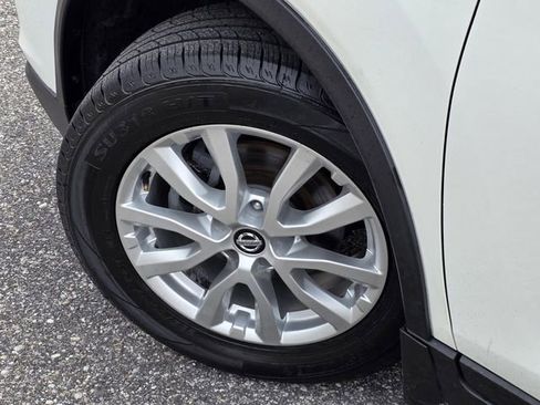 Used 2017 Nissan Rogue SV image 30