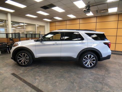 New 2026 Ford Explorer ST-Line AWD/4WD image 4