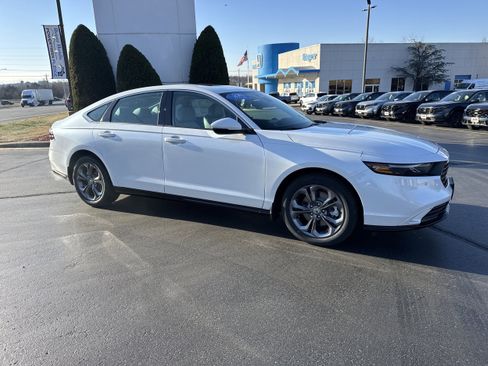 New 2025 Honda Accord EX-L image 1