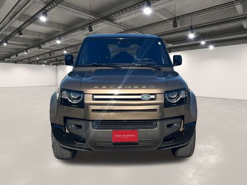 Used 2021 Land Rover Defender 110 X-Dynamic SE image 18