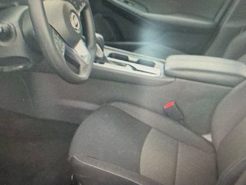 Used 2025 Nissan Sentra SV FWD image 3