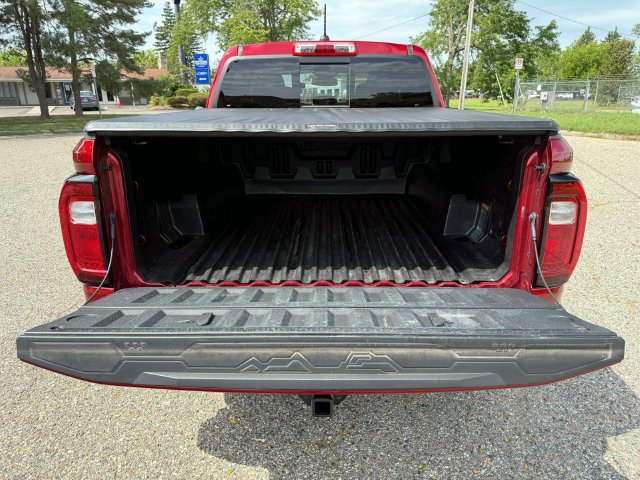 Used 2024 GMC Canyon Elevation w/ Convenience Package AWD/4WD image 13