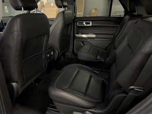Certified 2022 Ford Explorer XLT w/ Equipment Group 202A image 11