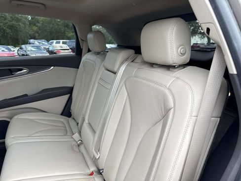 Used 2019 Lincoln Nautilus Reserve image 14