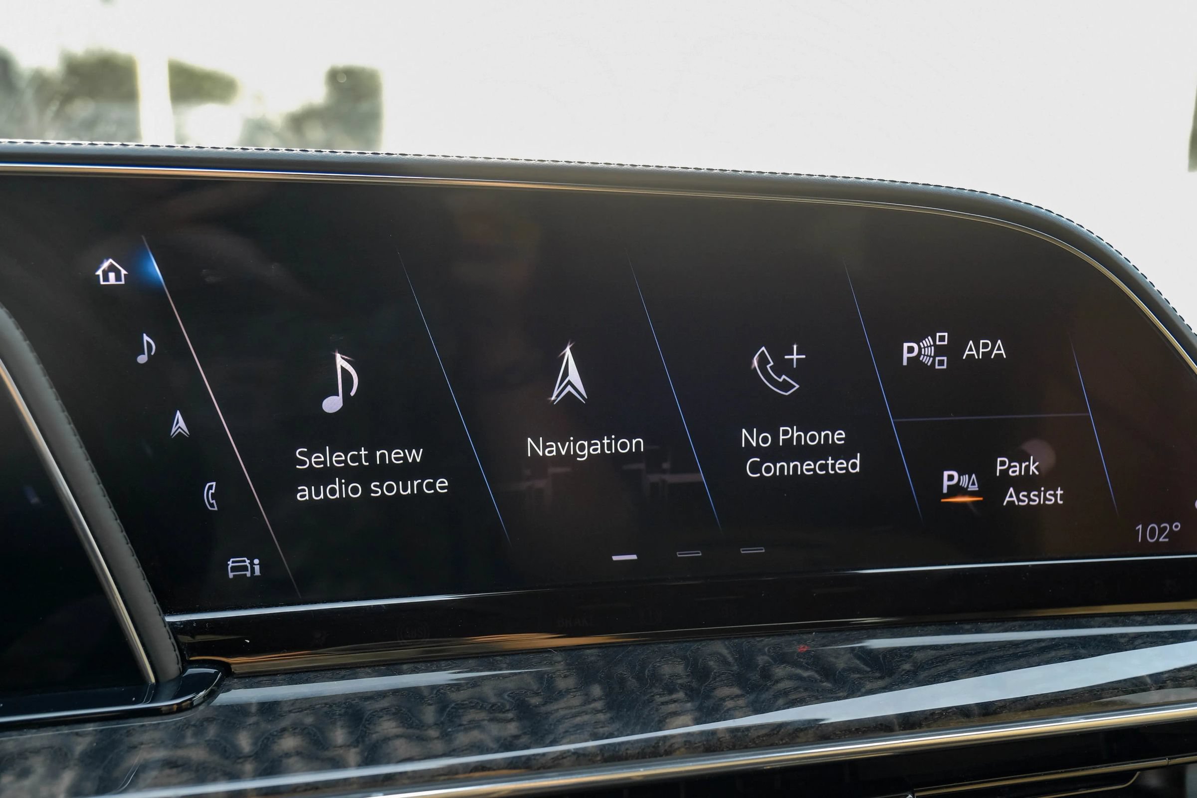 Used 2021 Cadillac Escalade Premium Luxury w/ Driver Assist Tech Package AWD/4WD image 31