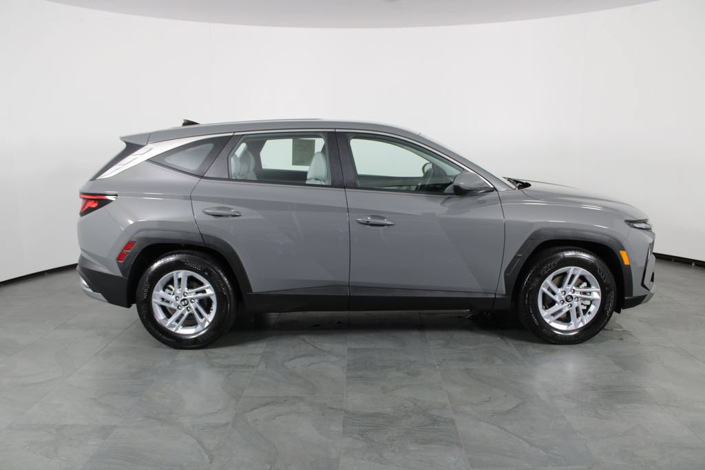 Certified 2026 Hyundai Tucson SE FWD image 12