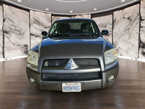 Used 2007 Mitsubishi Raider LS image 2