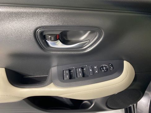 Used 2024 Honda HR-V LX image 10