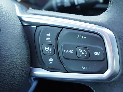 Certified 2025 Jeep Wrangler Unlimited Sahara w/ Safety Group image 29