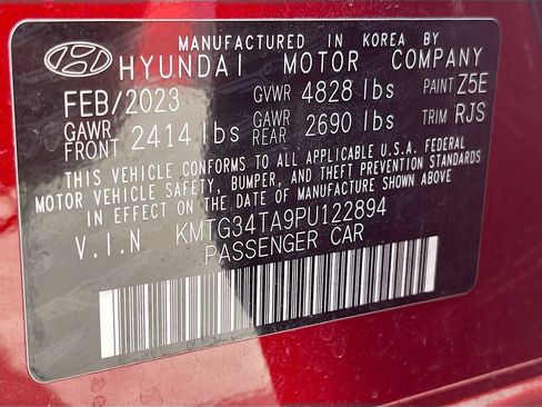 Used 2023 Genesis G70 2.0T AWD/4WD image 32