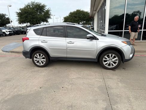 Used 2014 Toyota RAV4 Limited w/ Technology Package FWD image 6