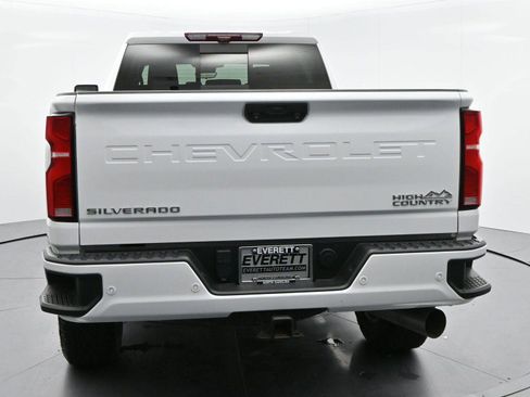Used 2024 Chevrolet Silverado 2500 High Country w/ Technology Package AWD/4WD image 6