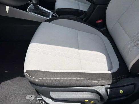 Used 2025 Hyundai Venue SEL FWD image 9