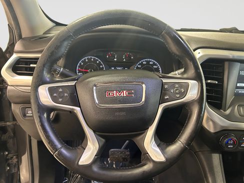 Used 2018 GMC Acadia SLE FWD image 13