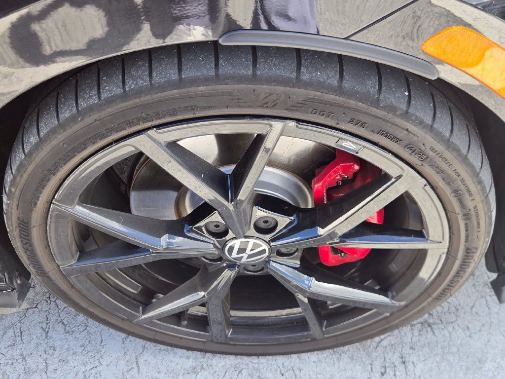 Used 2024 Volkswagen GTI Autobahn FWD image 5