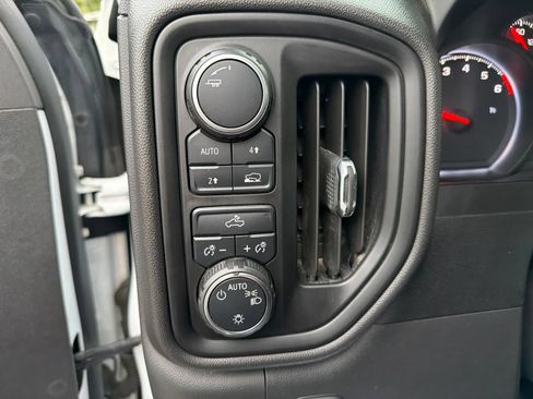 Used 2020 Chevrolet Silverado 1500 Custom w/ Custom Value Package AWD/4WD image 13