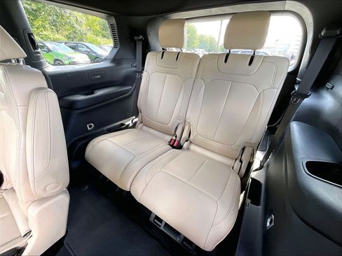 Used 2023 Jeep Grand Cherokee L Limited AWD/4WD image 16
