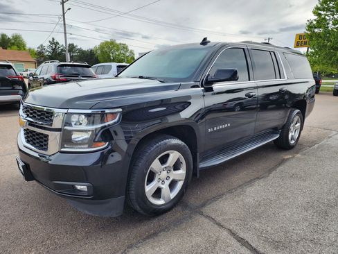 Used 2017 Chevrolet Suburban LT AWD/4WD image 4