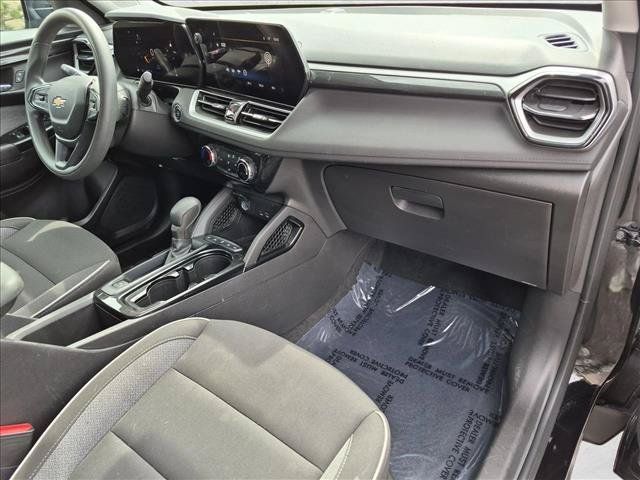 Used 2025 Chevrolet TrailBlazer LT AWD/4WD image 20