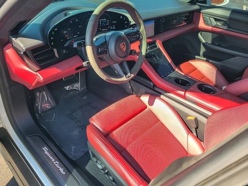Used 2022 Porsche Taycan Turbo image 9