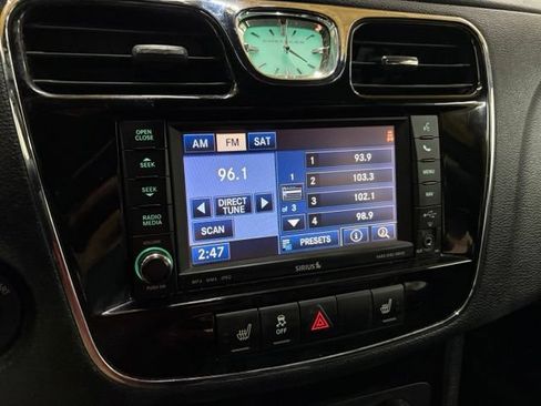Used 2013 Chrysler 200 Limited FWD image 30