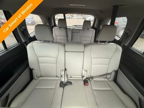 Used 2017 Honda Pilot Touring image 31
