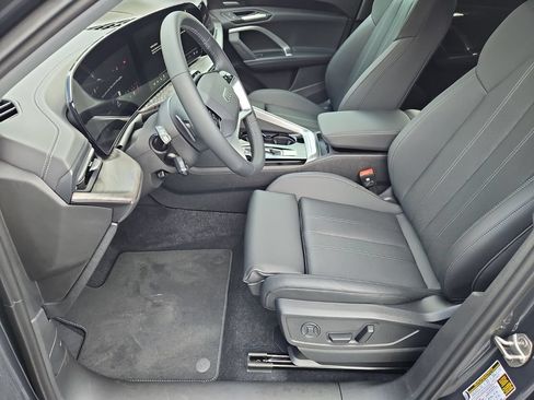 Used 2025 Audi Q5 Premium Plus w/ Premium Plus AWD/4WD image 5
