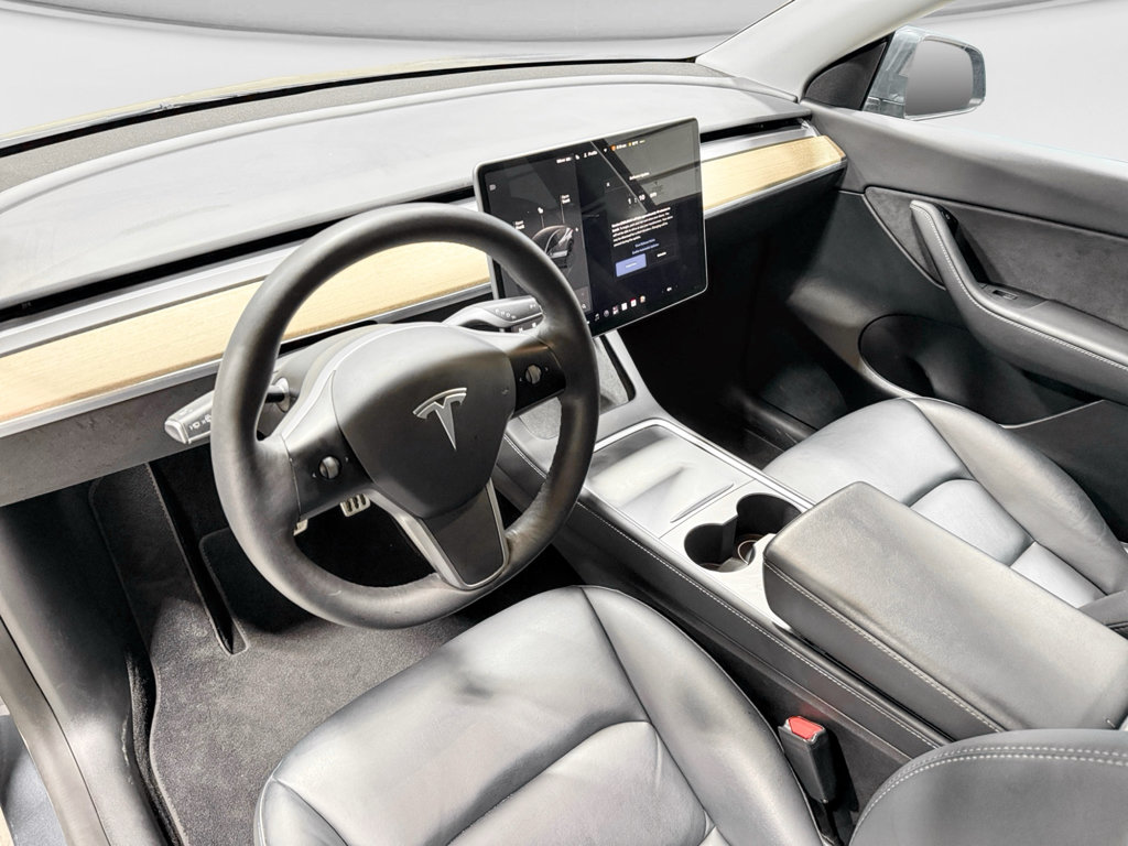 Used 2022 Tesla Model Y Performance AWD/4WD image 16