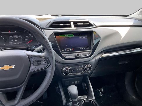 Used 2021 Chevrolet TrailBlazer LT w/ Convenience Package FWD image 7