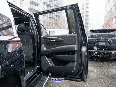 Used 2019 Cadillac Escalade ESV Platinum image 48
