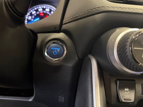Used 2022 Toyota RAV4 XLE AWD/4WD image 24
