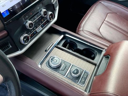 Used 2023 Ford Expedition Limited image 17