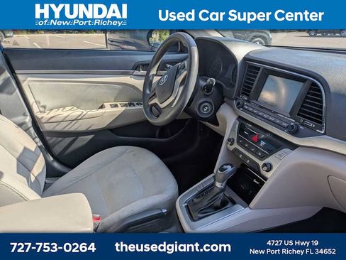 Used 2017 Hyundai Elantra SE image 6