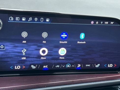 Used 2024 Chevrolet Traverse Z71 image 22