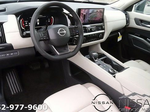 New 2026 Nissan Pathfinder SL w/ SL Premium Package AWD/4WD image 12