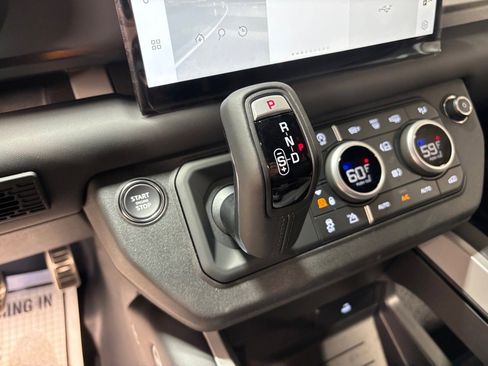 New 2025 Land Rover Defender 110 V8 image 15