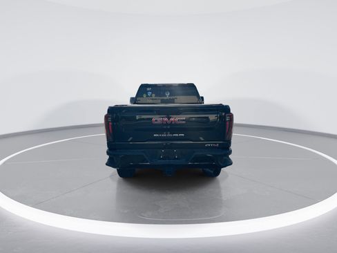 Used 2025 GMC Sierra 2500 AT4 w/ AT4 Premium Plus Package AWD/4WD image 8