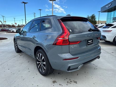 Used 2023 Volvo XC60 B5 Plus image 23