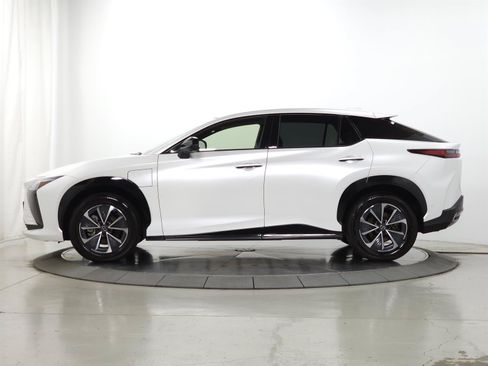 Certified 2023 Lexus RZ 450e Premium w/ Technology Package AWD/4WD image 5
