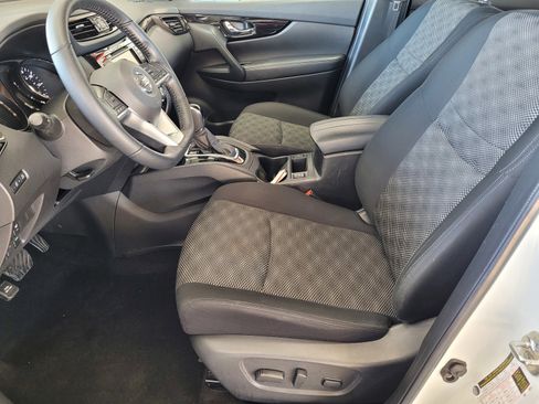 Certified 2022 Nissan Rogue Sport SV image 18