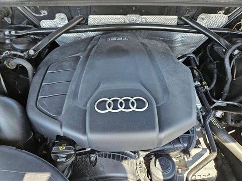 Used 2020 Audi Q5 2.0T Premium w/ Convenience Package AWD/4WD image 21