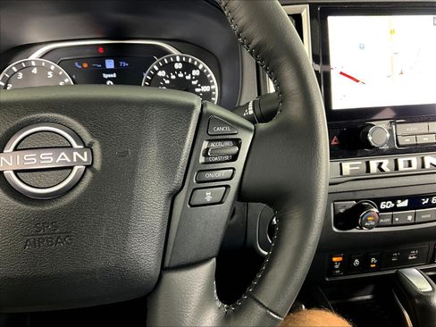 Used 2025 Nissan Frontier SL AWD/4WD image 13