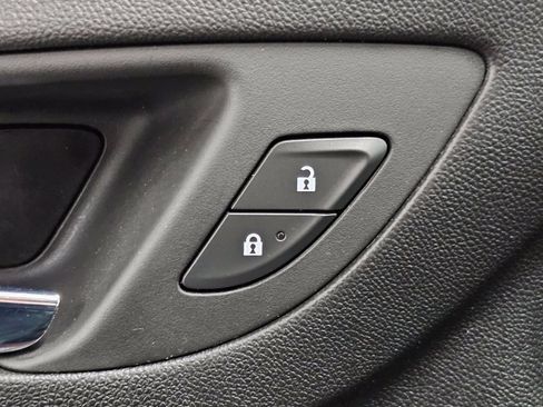 Certified 2022 Chevrolet Equinox Premier FWD image 34