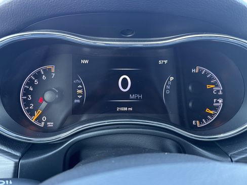 Used 2021 Jeep Grand Cherokee Laredo X image 19