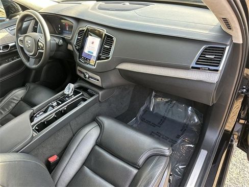Used 2023 Volvo XC90 T8 Ultimate w/ Lounge Package image 29