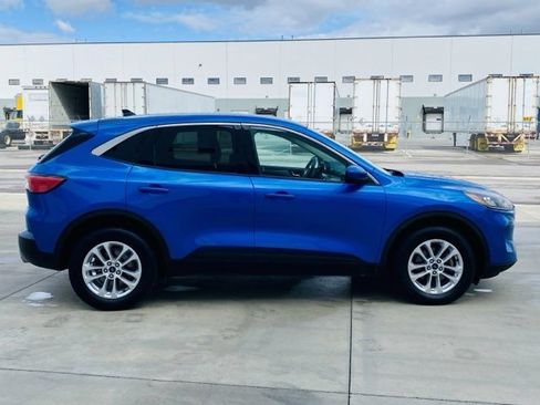 Used 2020 Ford Escape SE image 4