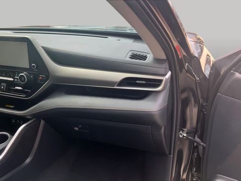 Used 2023 Toyota Highlander Bronze Edition AWD/4WD image 19
